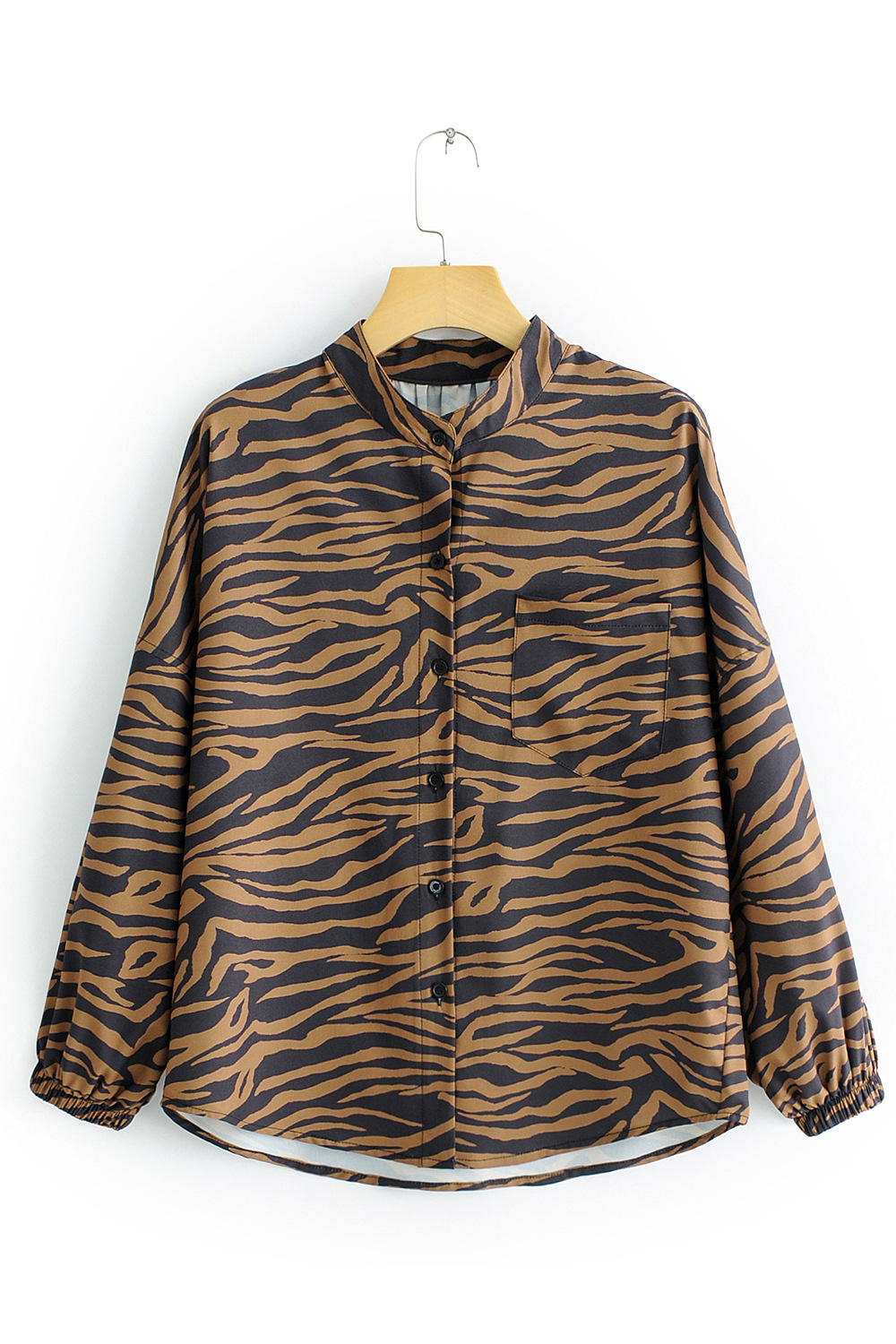 秋季虎纹女装图片