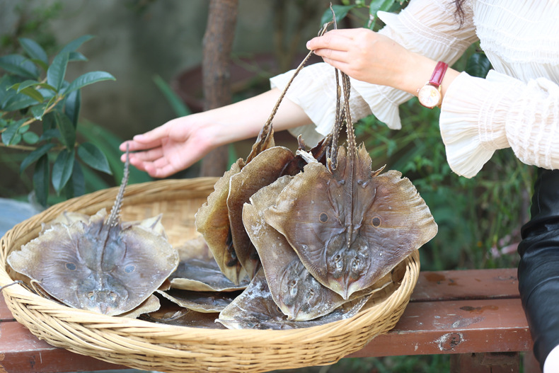 品质优野生老板鱼干黄夫鱼劳子鱼干瑶夫琵琶鱼魔鬼鱼干货一斤三条