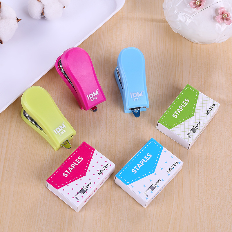 Factory Wholesale Stapler Kit Creative Stationery Cartoon Mini Cute Student Office Supplies Stapler Kit