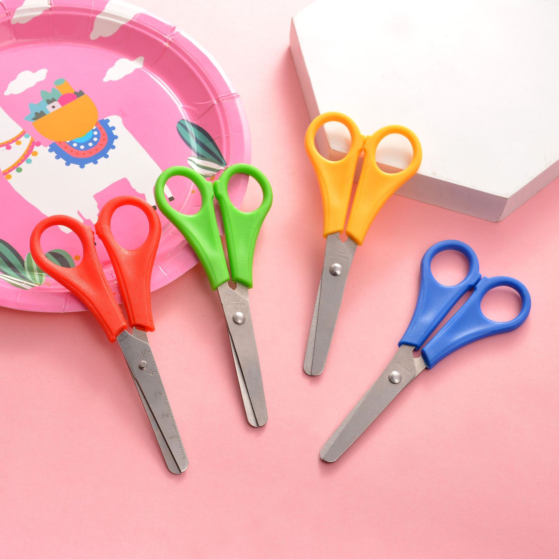 广东工厂批发彩柄5寸小a学生剪刀 办公剪文具剪不锈钢手工安全剪