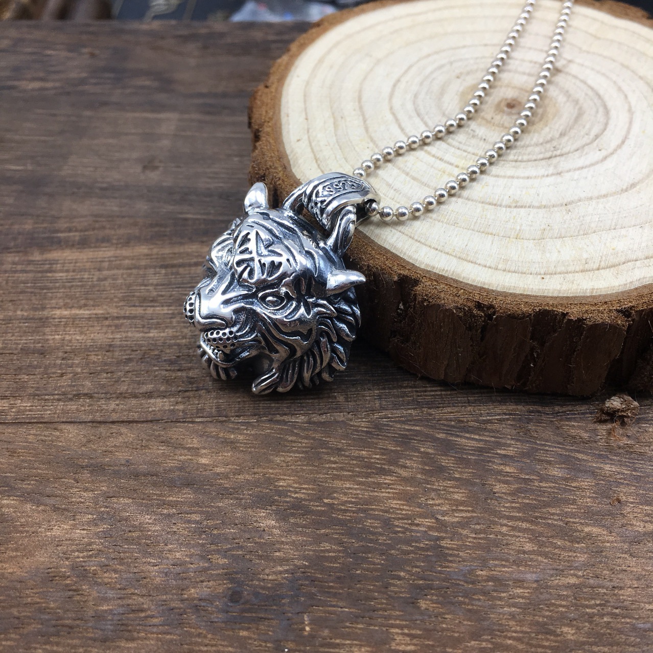 批发抖音同款s925银个性白虎挂坠霸气十二生肖虎头吊坠项链送男友