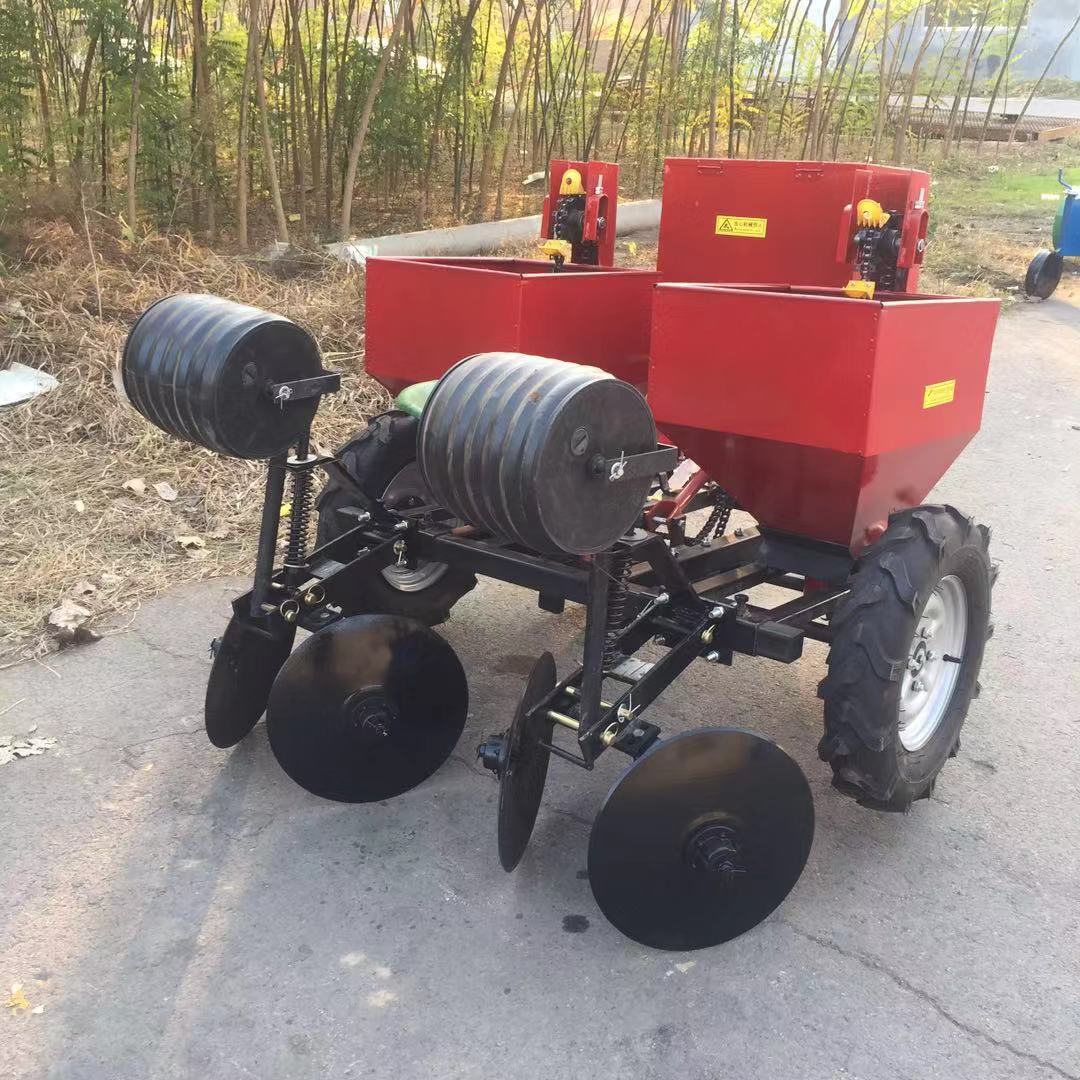 2cm2土豆种植机现货供应圆盘起垄马铃薯种植机农用种土豆机器