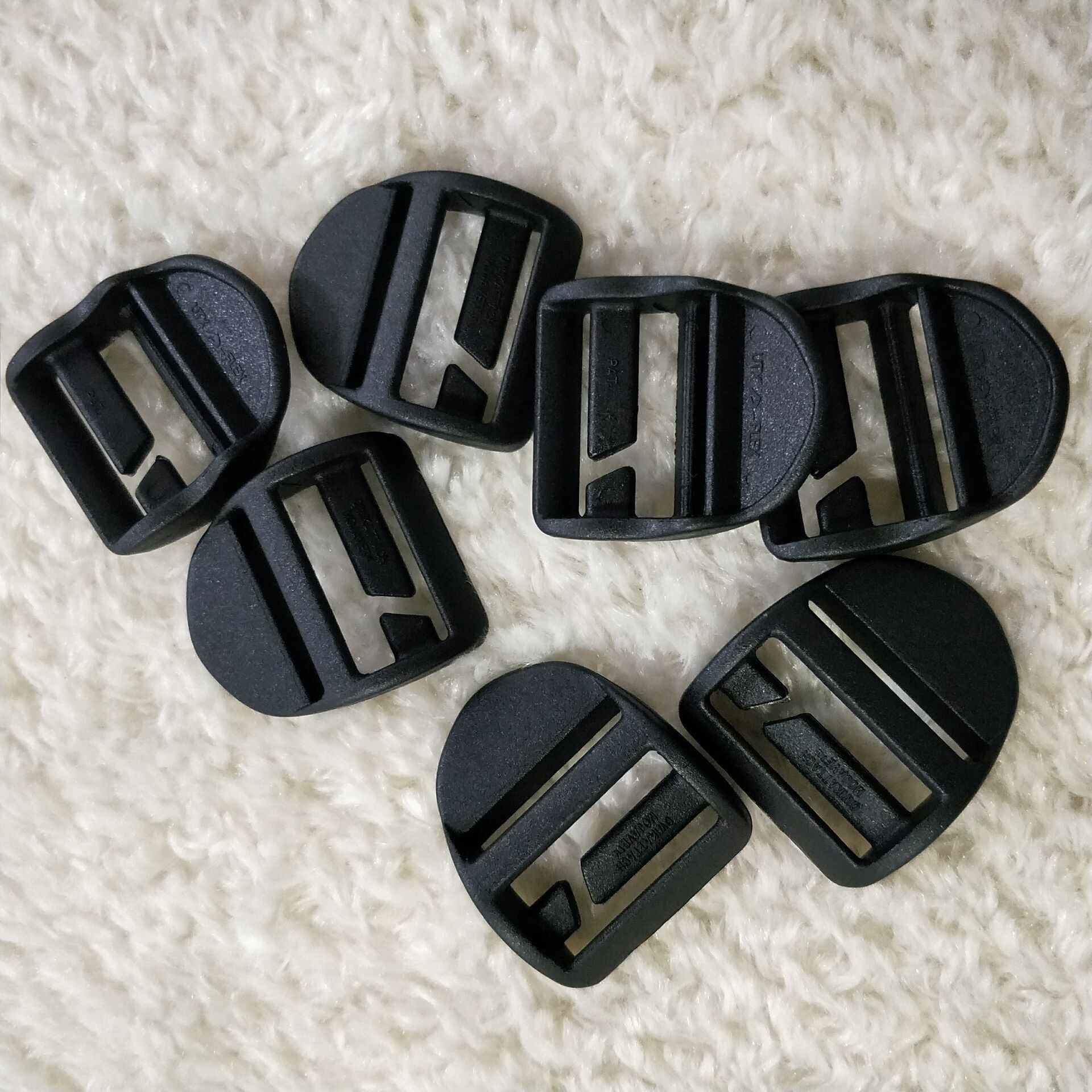 箱包配件塑胶背包织带调节扣 优惠背包开口梯扣 塑料开口梯型扣