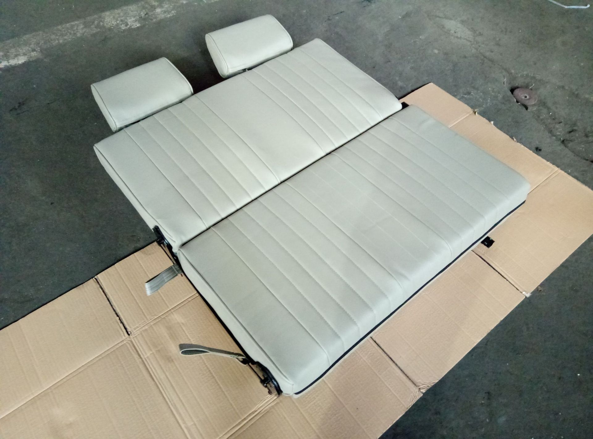 房车折叠座椅 商务车双排座椅 依维柯改装座椅 汽车折叠座椅