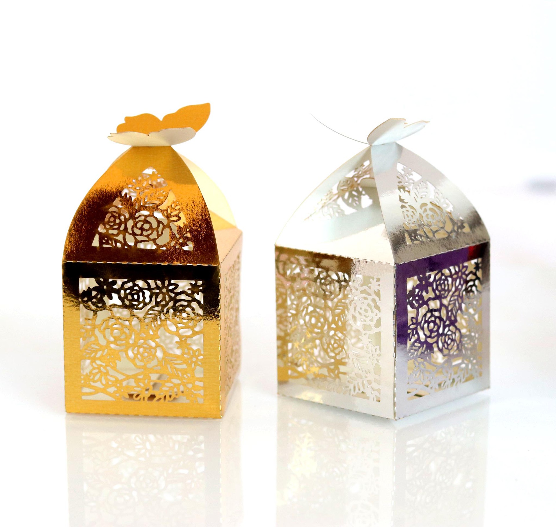 销亚马逊 欧式玫瑰花蝴蝶卡扣喜糖盒 奶白珠光热销窗花纸盒批发