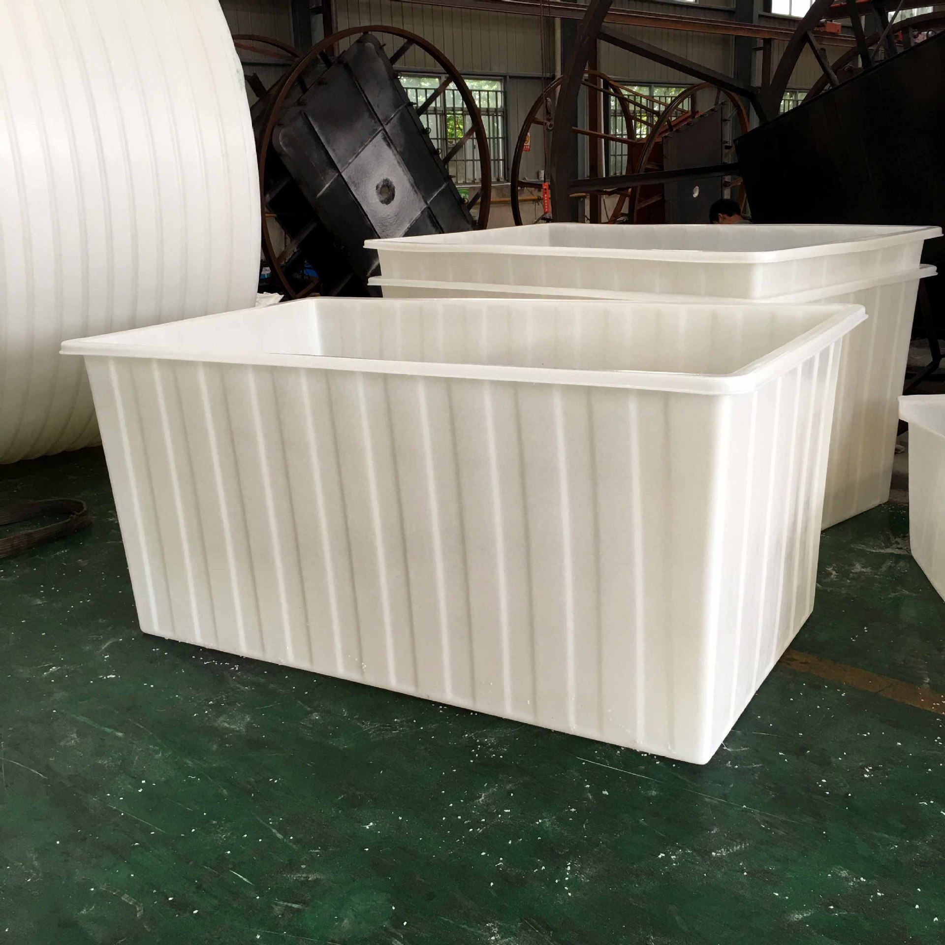 【水箱厂家】2200升塑料方箱牛筋水产箱加厚 方桶批发装水2吨箱子