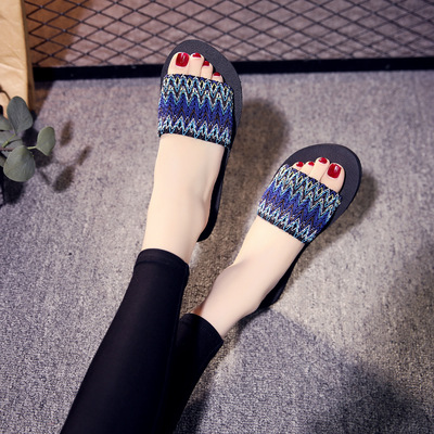 沙滩鞋女拖鞋海边度假平底一字拖凉鞋夏季新款时尚花裸版