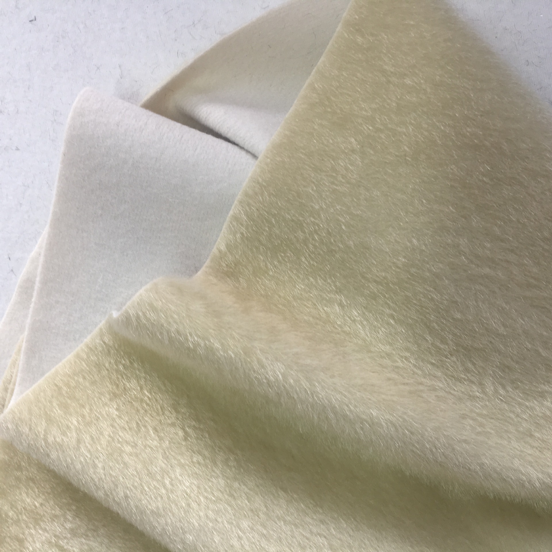 现货供应秋冬素色马毛皮革面料鞋子箱包皮具皮料多色可选可定制