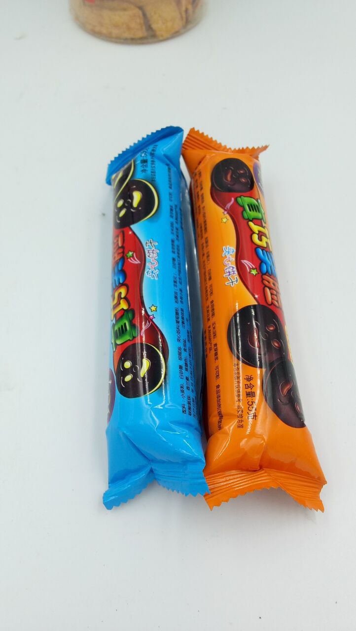 真巧 55g真巧笑脸夹心饼干牛奶味/巧克力味袋装饼干零食小吃批发