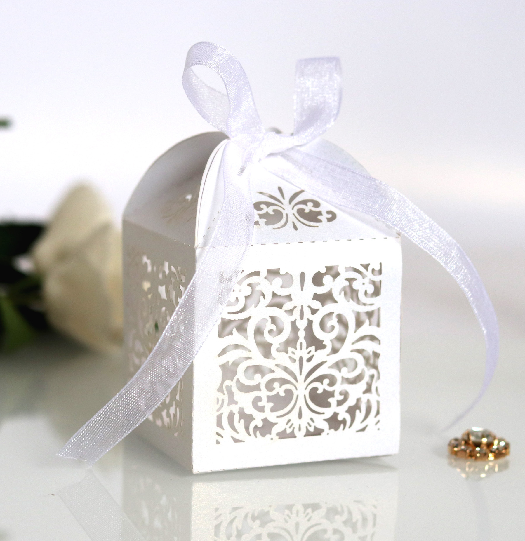 欧式花珠光纸镂空 激光喜糖盒 婚庆金色巧克力糖果包装盒浙江批发