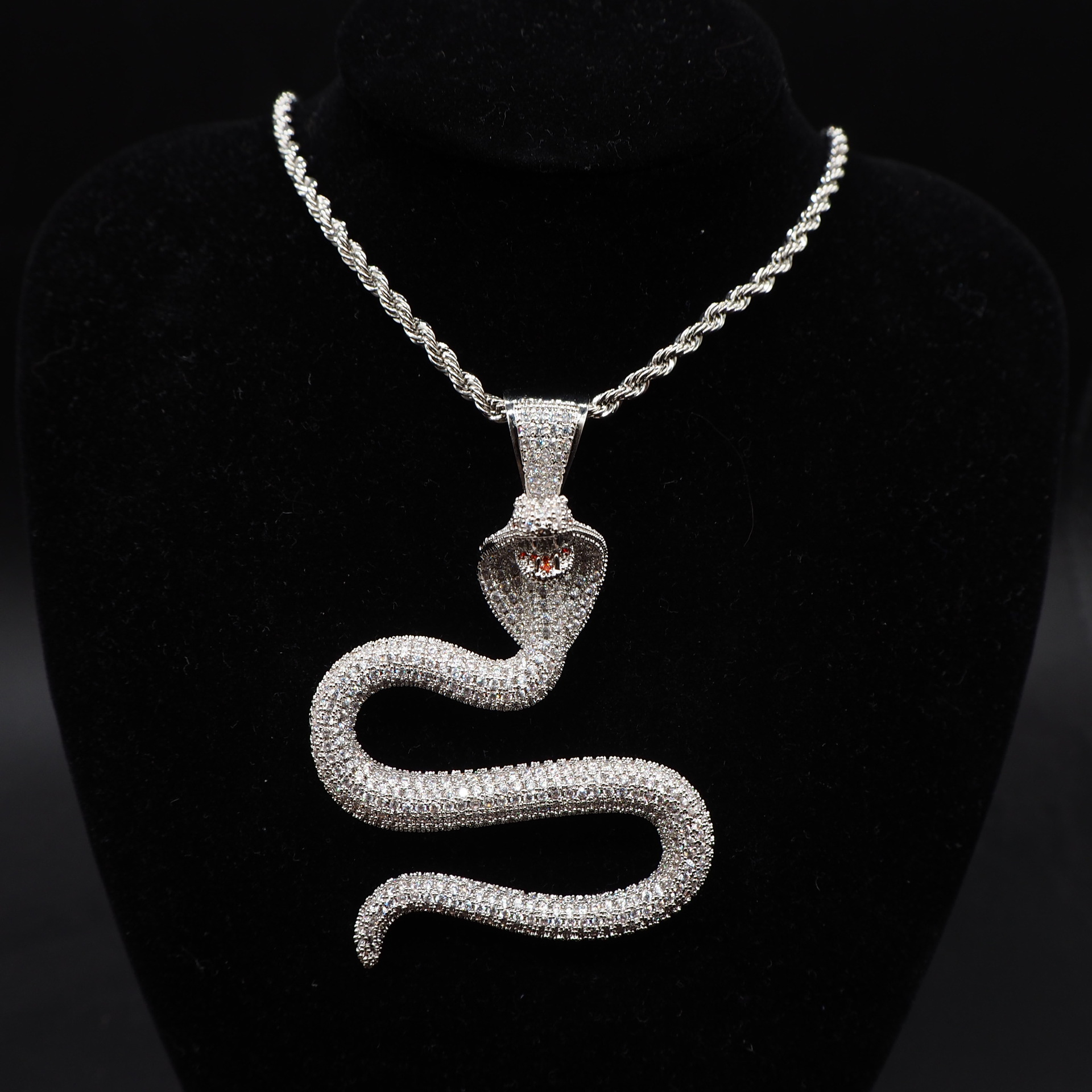 眼镜蛇实心满钻吊坠男士项链欧美嘻哈铜饰品电镀彩锆个性潮流