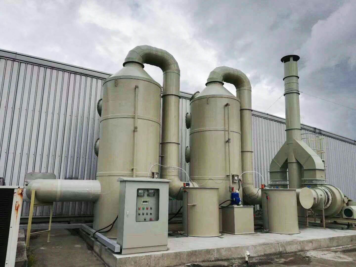 立式pp喷淋塔工业废气处理设备不锈钢喷淋塔