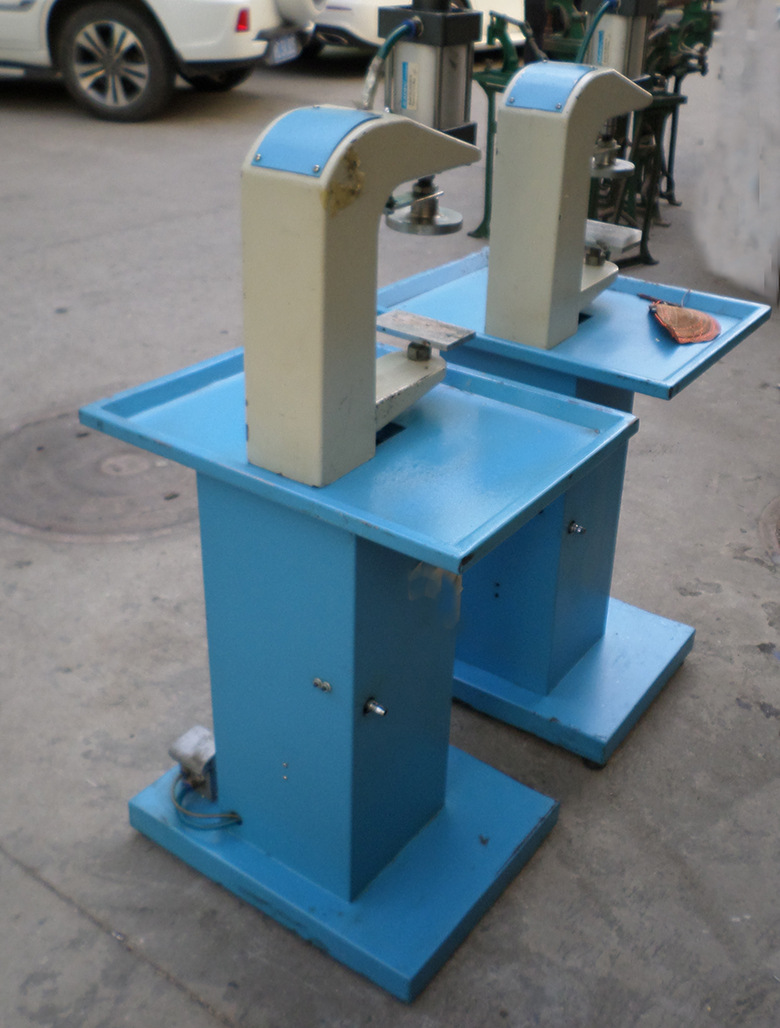 鞋面冲孔机冲扣机 打孔机皮料冲孔机气动冲孔机鞋机机械加工设备