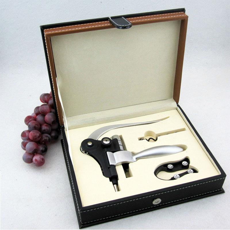 厂家供应兔头开瓶器皮盒酒具套装3件套定制红酒开瓶器三件套