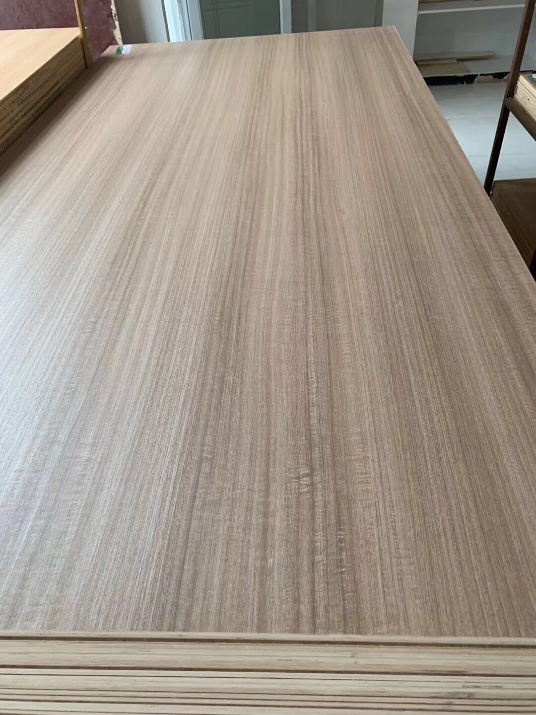 平安牛板材 直纹橡木e0级18mm全桉芯免漆多层板 橱柜衣柜专用板