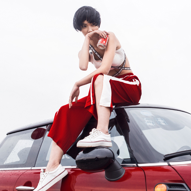 影楼主题服装新款个性女孩写真时尚嘻哈艺术照外景拍照摄影衣服饰