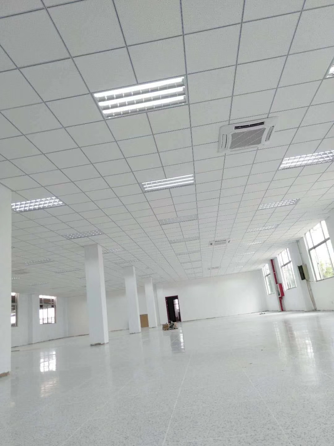 生产加工矿棉板吊顶600*600 办公室吊顶 矿棉吸音板满天星 12厚