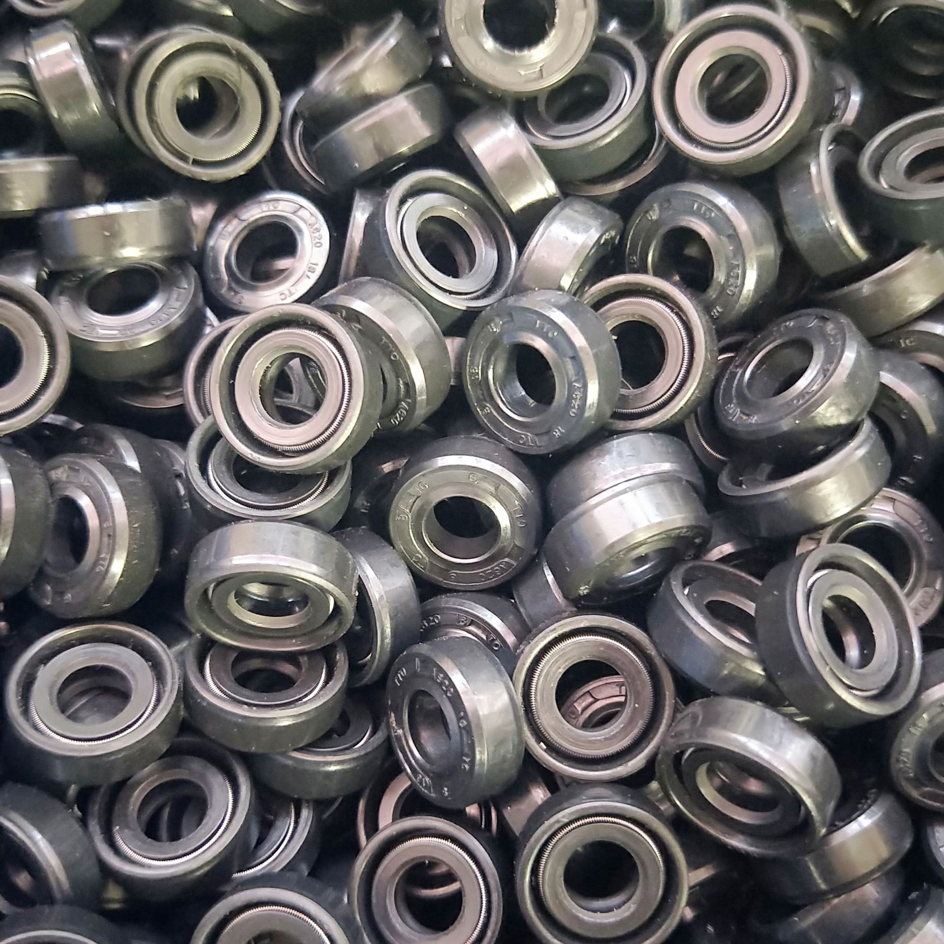 供应丁腈橡胶油封8*16*6tc密封圈tto小油封橡胶件