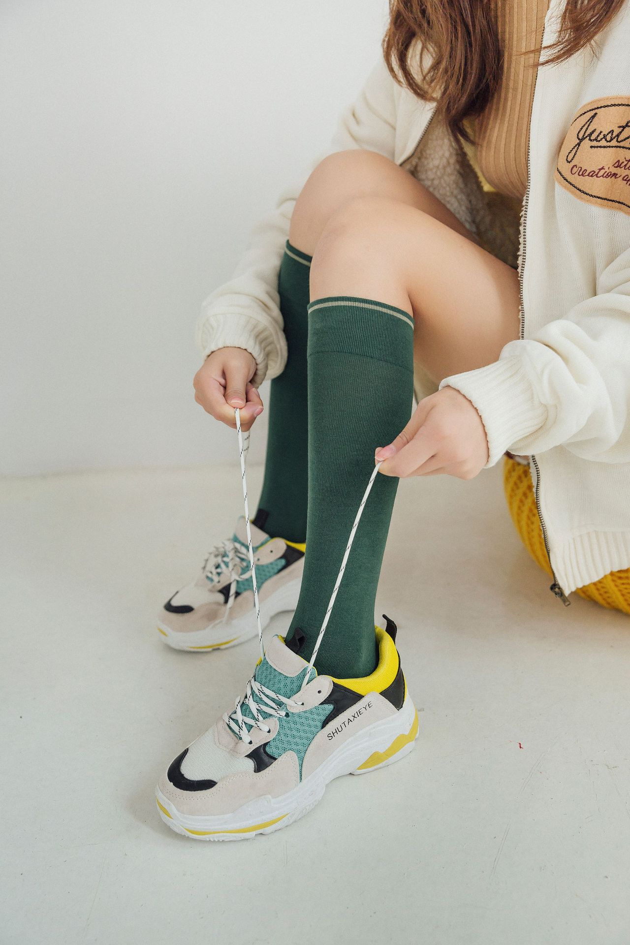 韩国彩色及膝小腿袜子元气少女ins潮个性创意中长款运动滑板棉袜