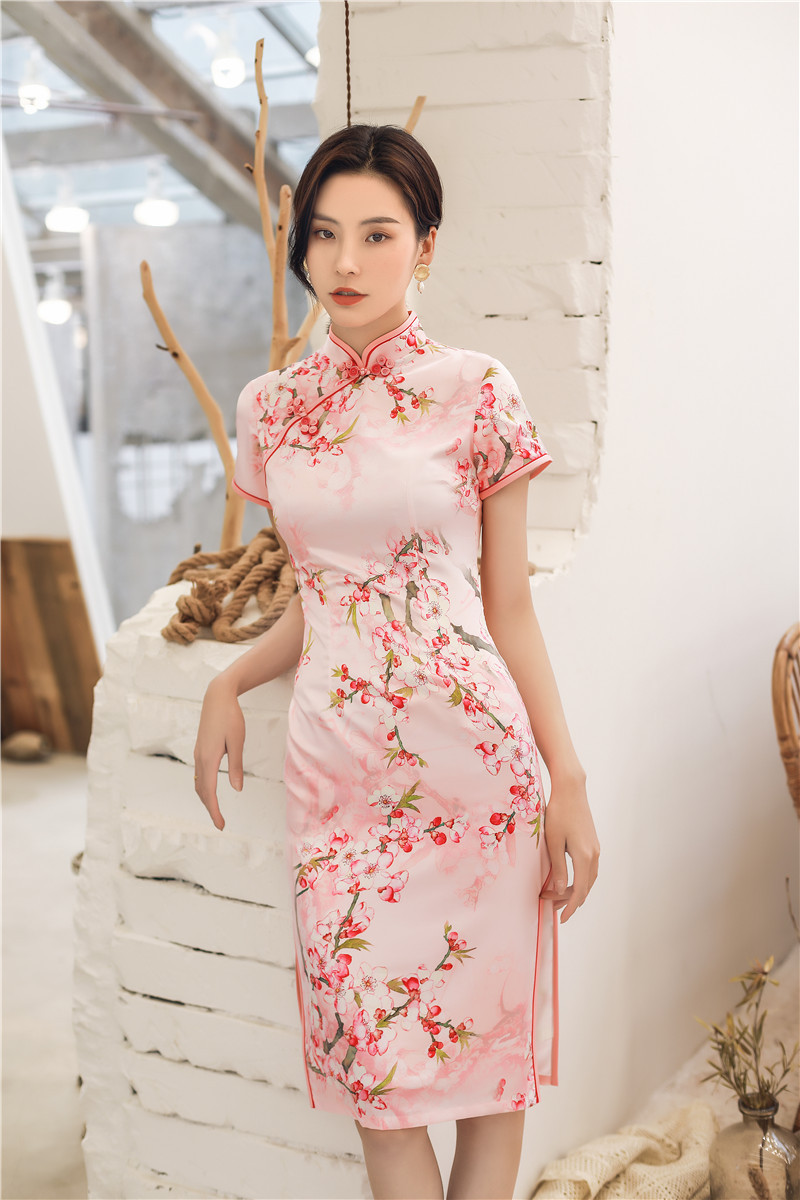 少女仿真丝印花日常改良绸缎旗袍货号xd074