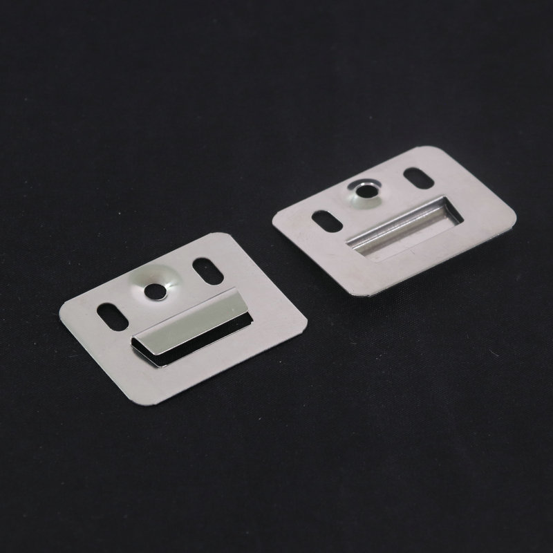 厂家批发镀锌墙板卡扣 集成墙板固定卡子 pvc墙板通用扣件