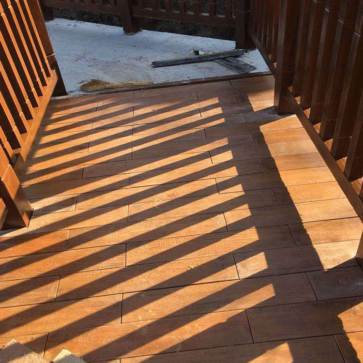 景区水泥仿木栈道板 混凝土grc仿木纹地板 户外仿木纹铺板地坪