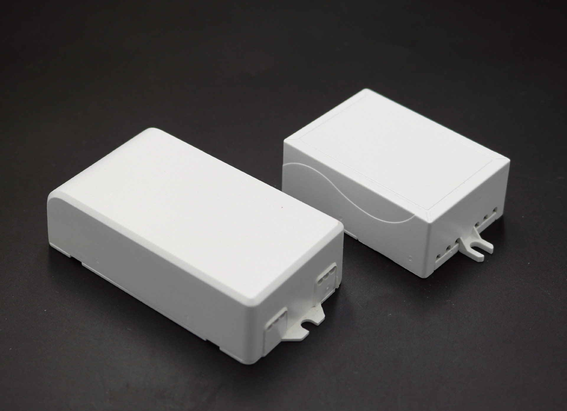 促销led电源盒加宽加厚pc塑料电源外壳白色阻燃驱动外壳三出线孔