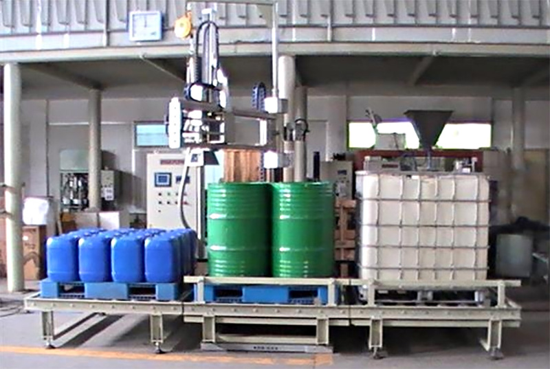 称重灌装机 化工产品两头小型半自动液体灌装设备生产