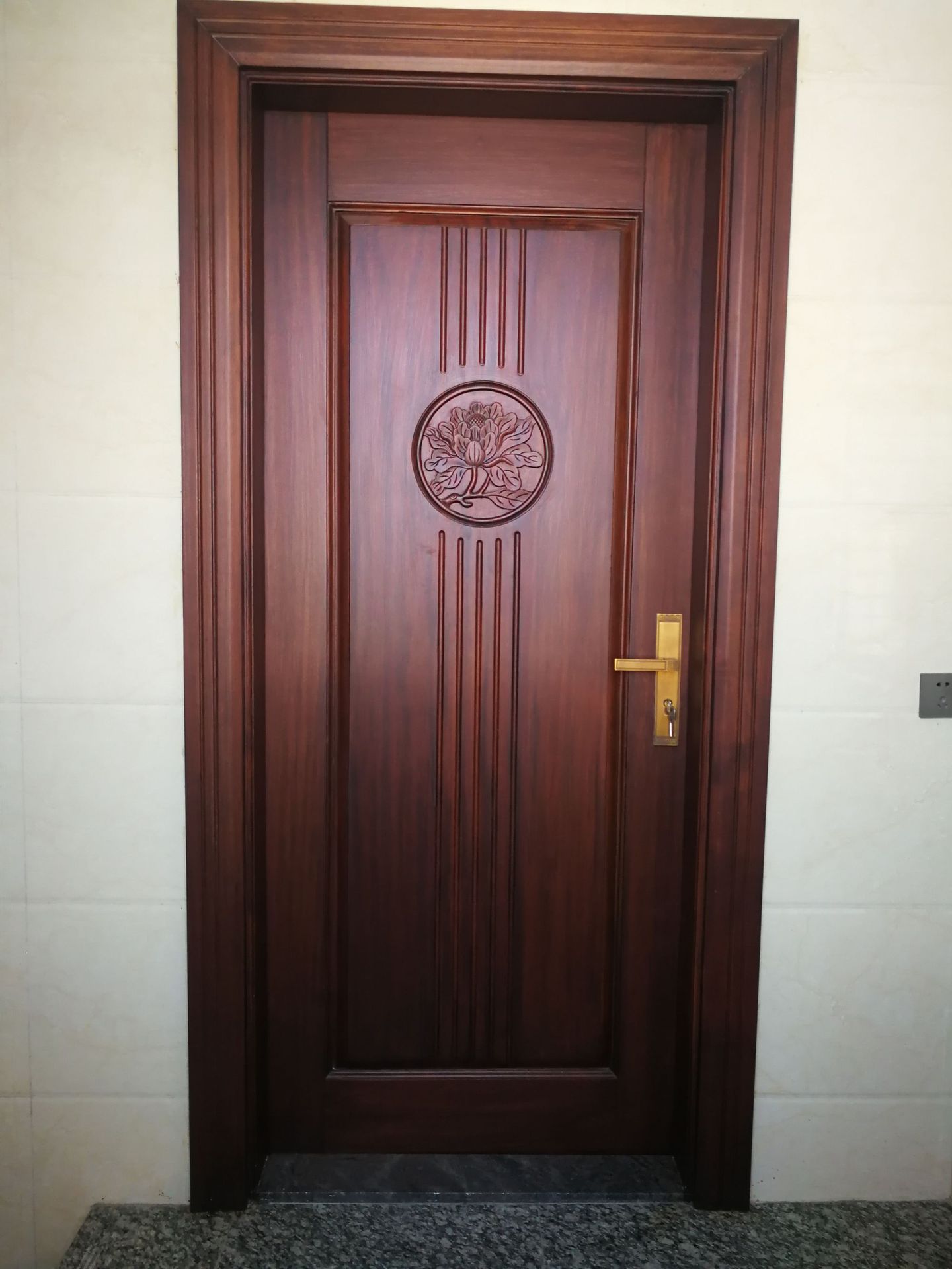 广东厂家直销菠萝格实木门过道门通花进户门别墅门平开门