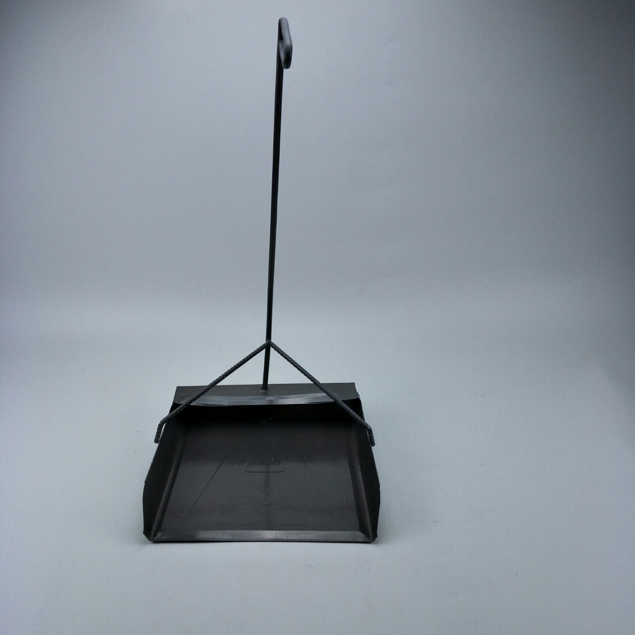 铁簸箕 批发铁簸箕源头工厂 家用卫生清洁垃圾铲铁皮大号黑色撮箕