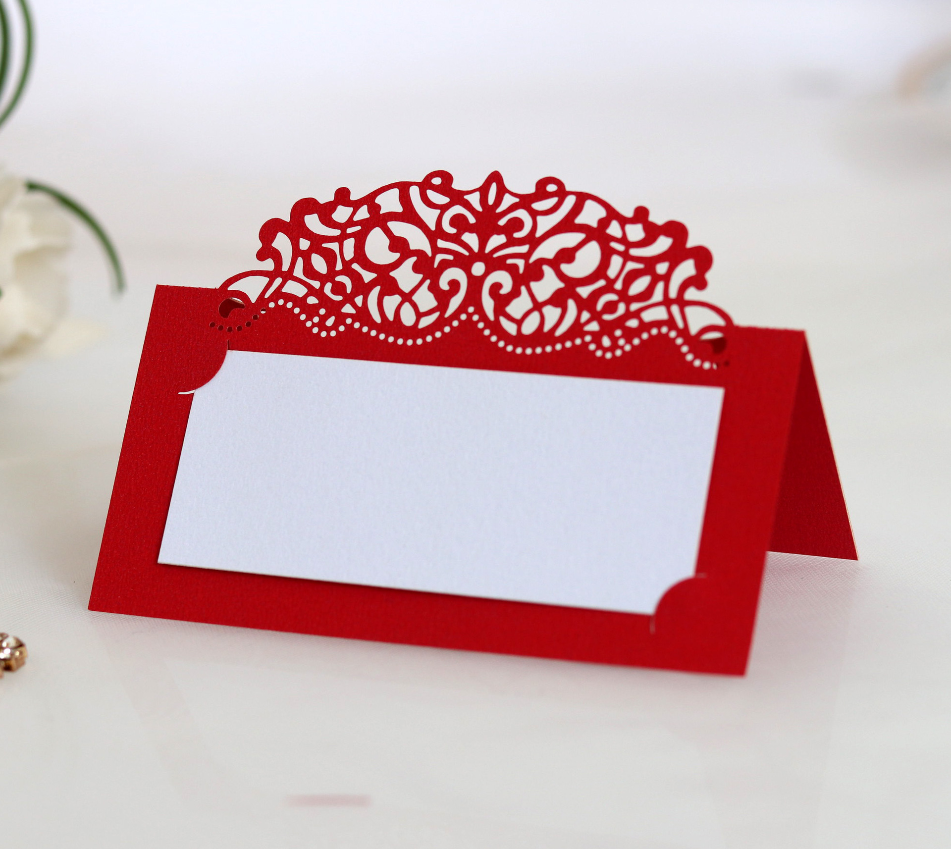 销亚马逊席位卡 激光镂空纸桌卡 姓名座次卡 欧式花蕾丝立体卡片