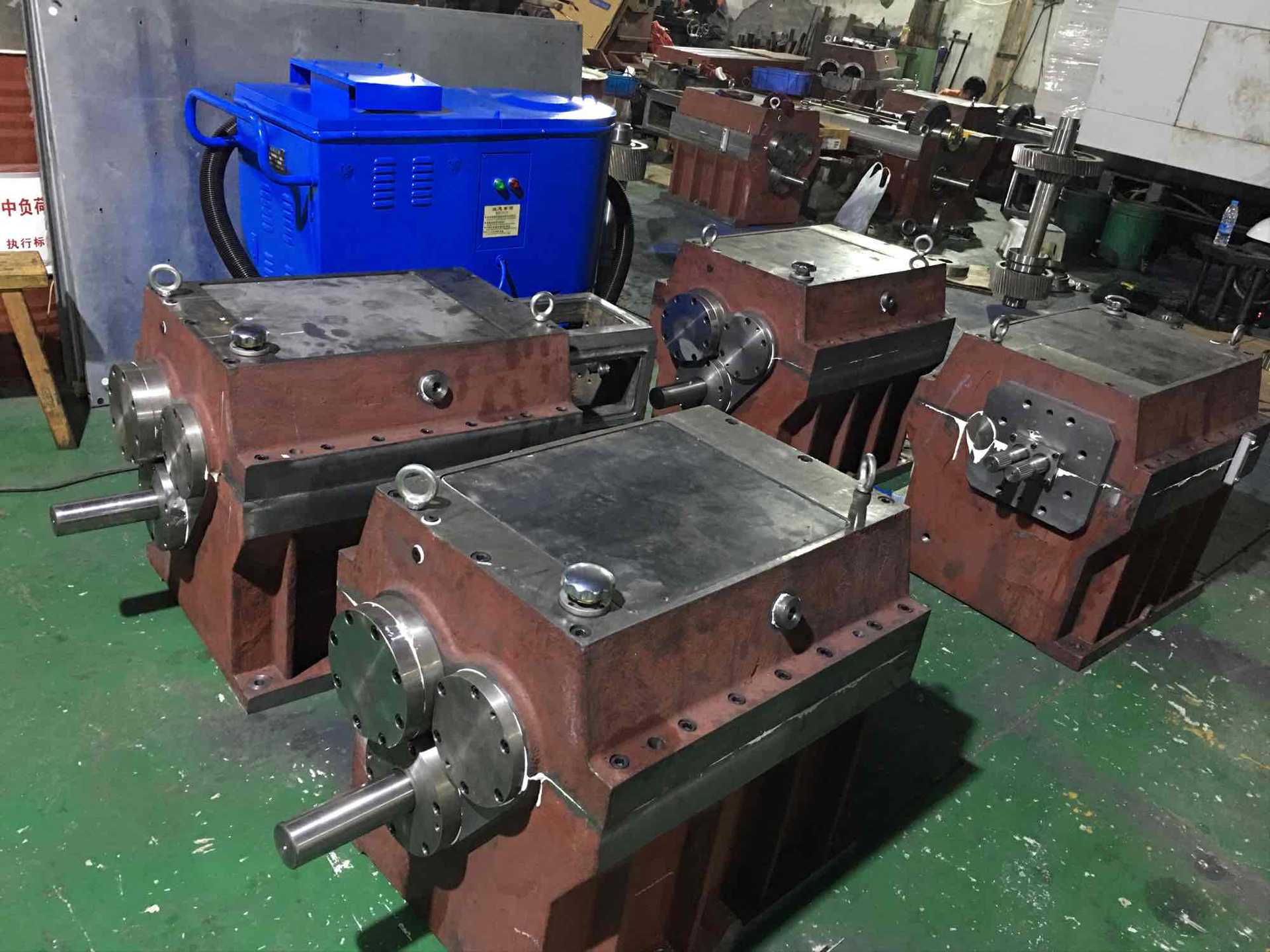 厂家直供高产量高扭矩双螺杆挤出机膨化机齿轮箱传动箱减速机