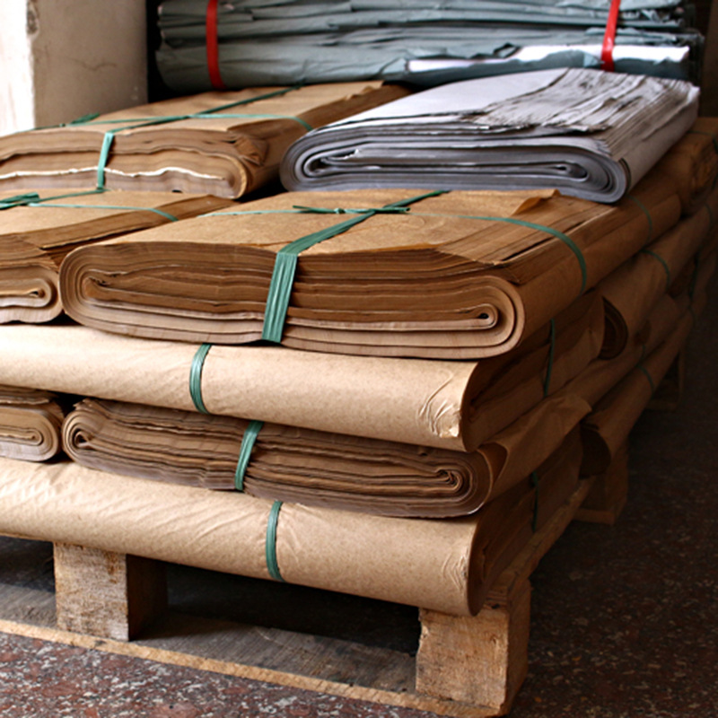 厂家直供石蜡五金机器零件包装防锈纸防潮纸 工业防水防油包装纸