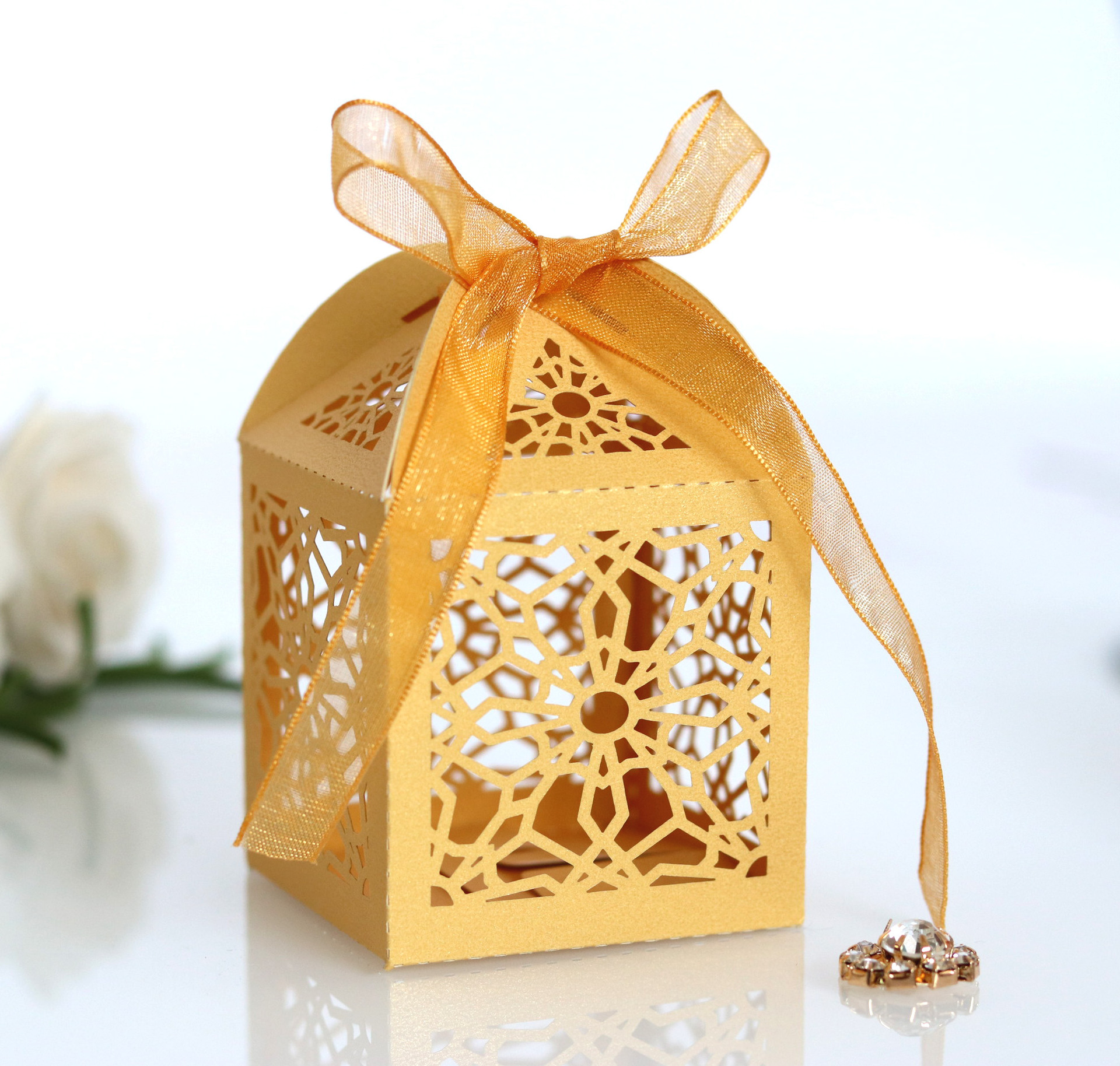 欧式 蕾丝黑色窗花激光镂空喜糖盒 结婚糖果包装盒套 广州批发