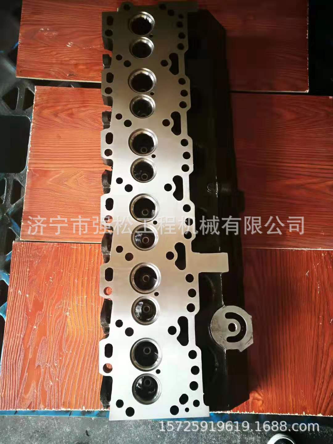 康明斯6CT，小松6D114缸蓋 (1)