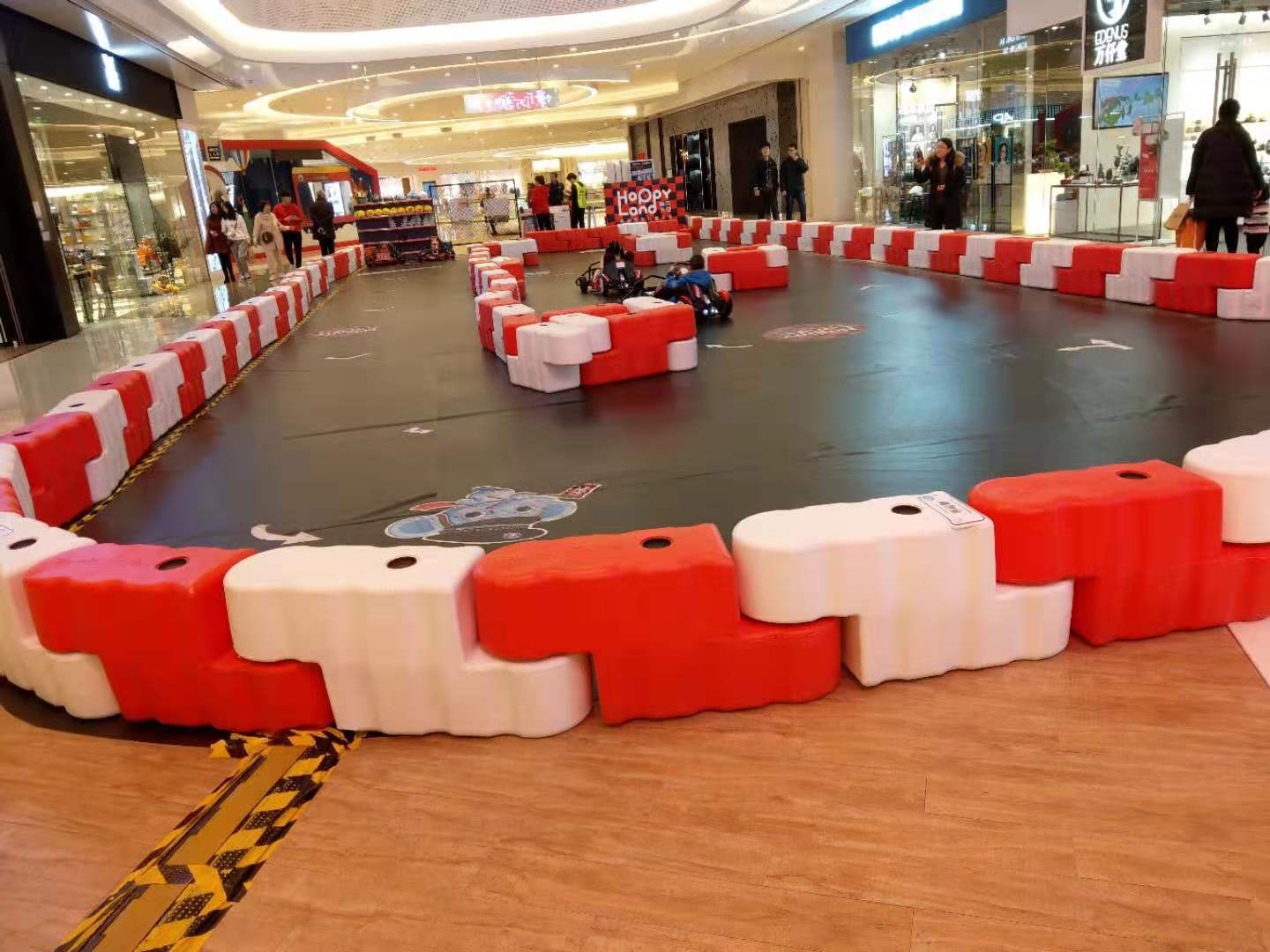 滚塑卡丁车赛道专用围挡护栏 强韧性耐撞击抗老化赛场路障水马z