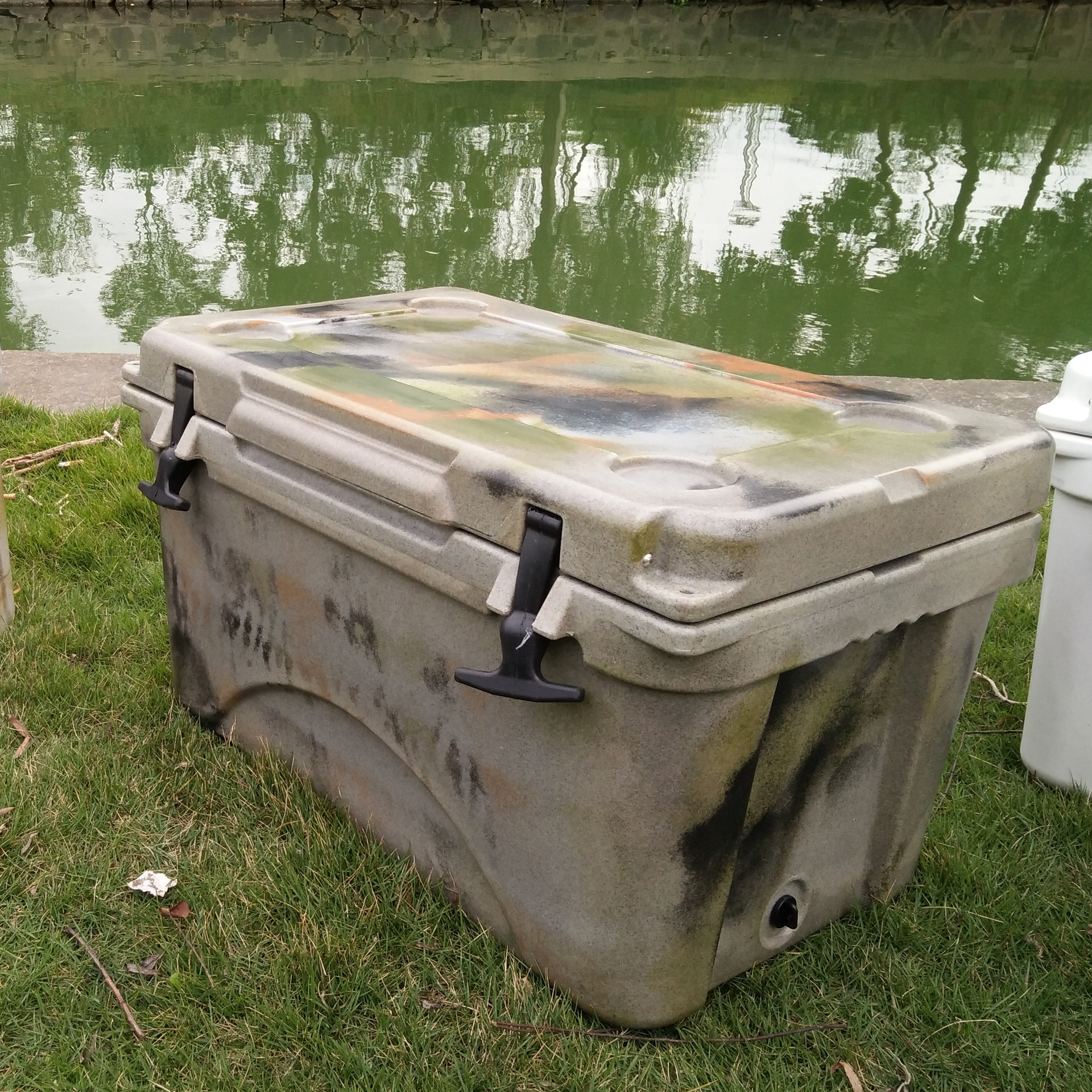 42l车载商用保温箱 大容量冷藏箱 冷饮保冷箱 pe材质