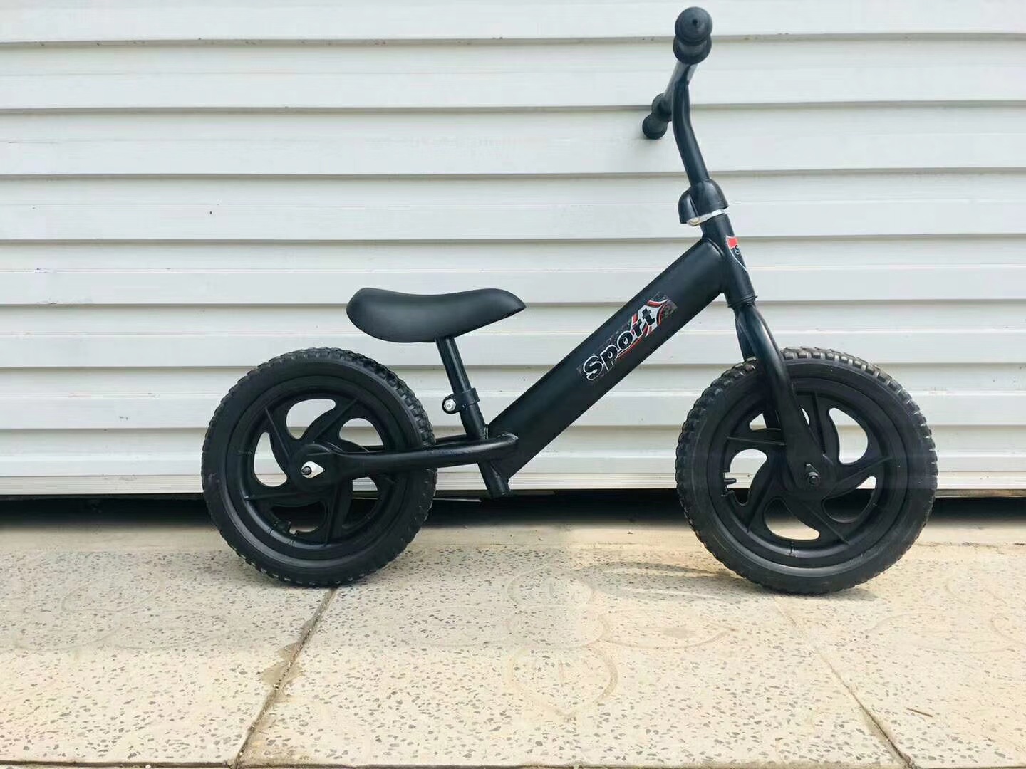 礼品儿童二轮平衡车无脚踏滑行车婴儿学步车宝宝滑行车一件代发