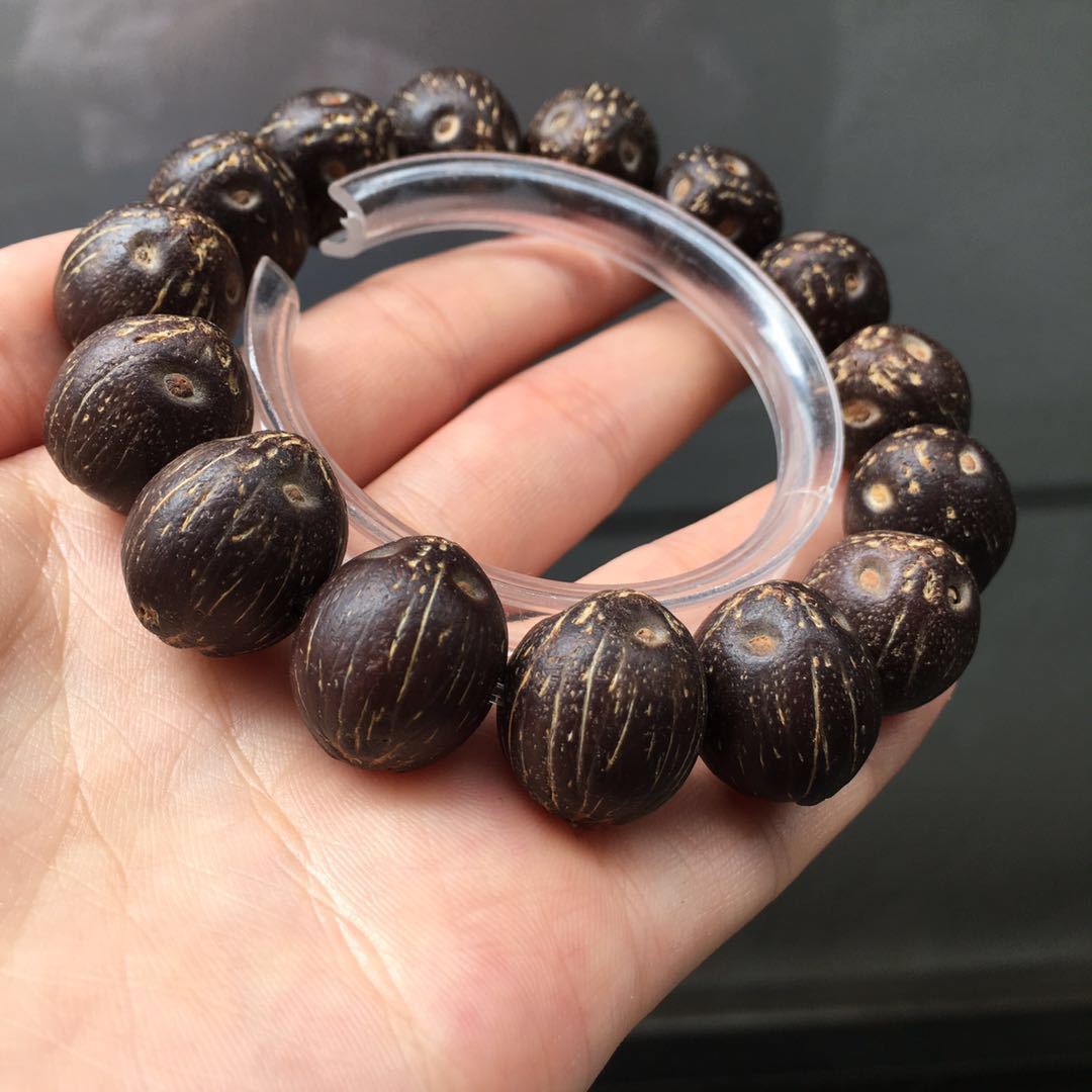 厂家供应黑金紫金鼠菩提手串 原籽招财鼠手串 老料招财鼠菩提佛珠