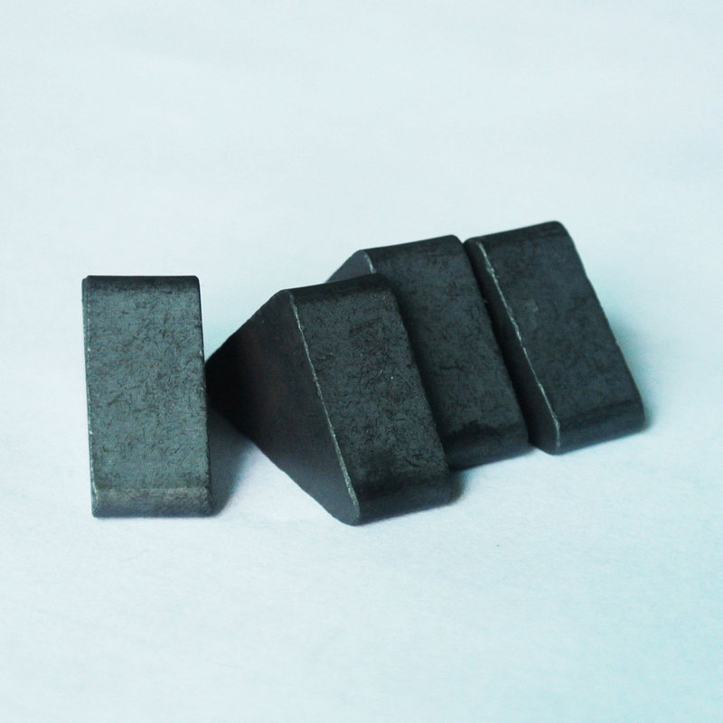 铁氧体三角磁铁磁石喇叭磁 异形磁铁三角形磁铁 铁氧体磁铁厂家