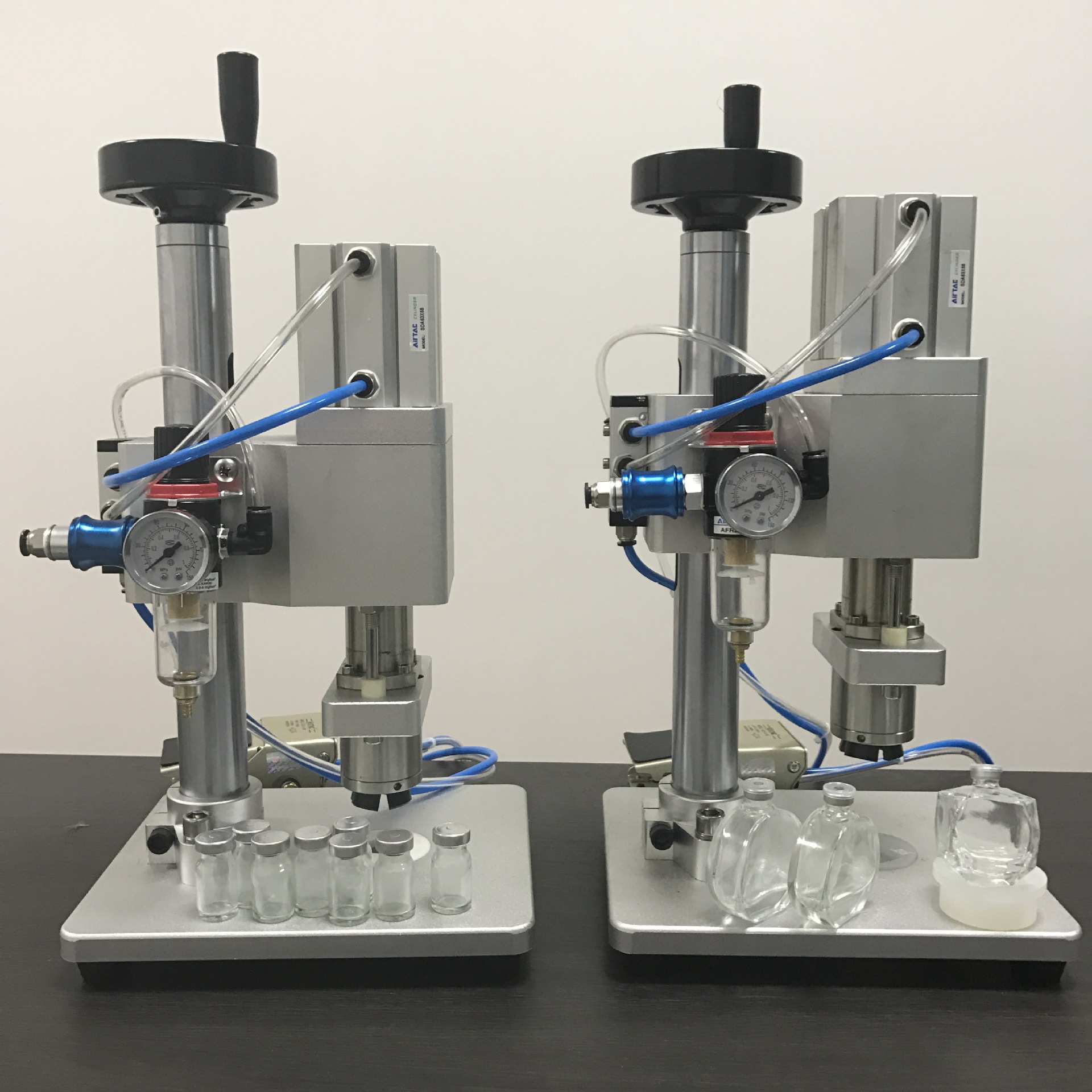 西林瓶半自动压盖机 口服液轧盖机 半自动抓口机 铝盖气动封口机