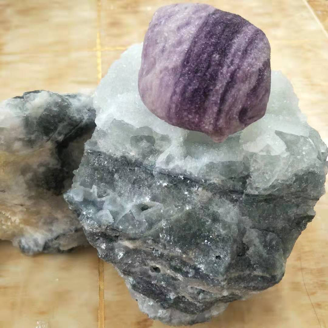 萤石厂家供应萤石原矿萤石颗粒紫色绿色萤石萤石颗粒