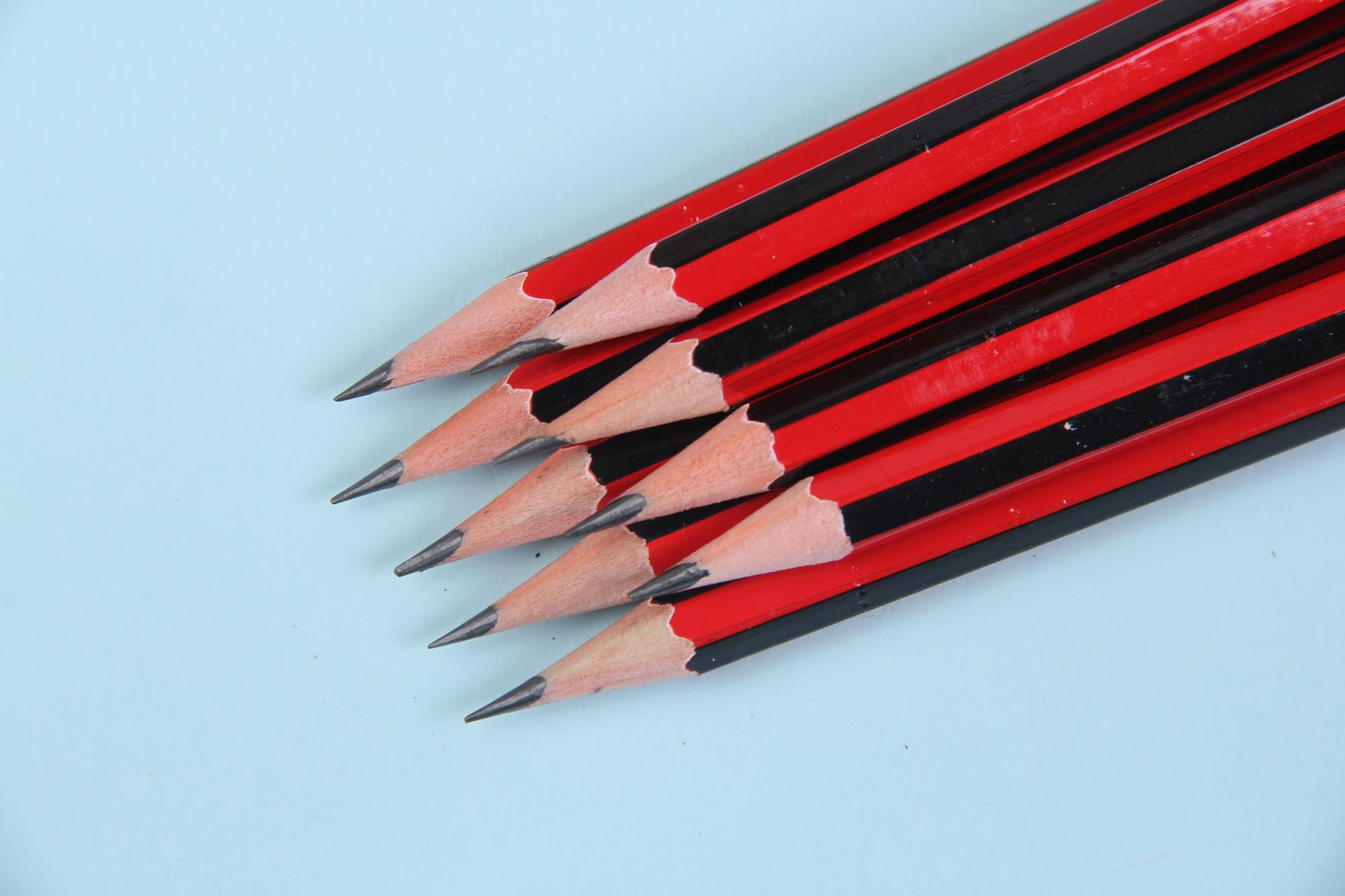 hb大皮头红木铅笔 12支袋装六角杆抽条铅笔 学生写字铅笔厂家直销