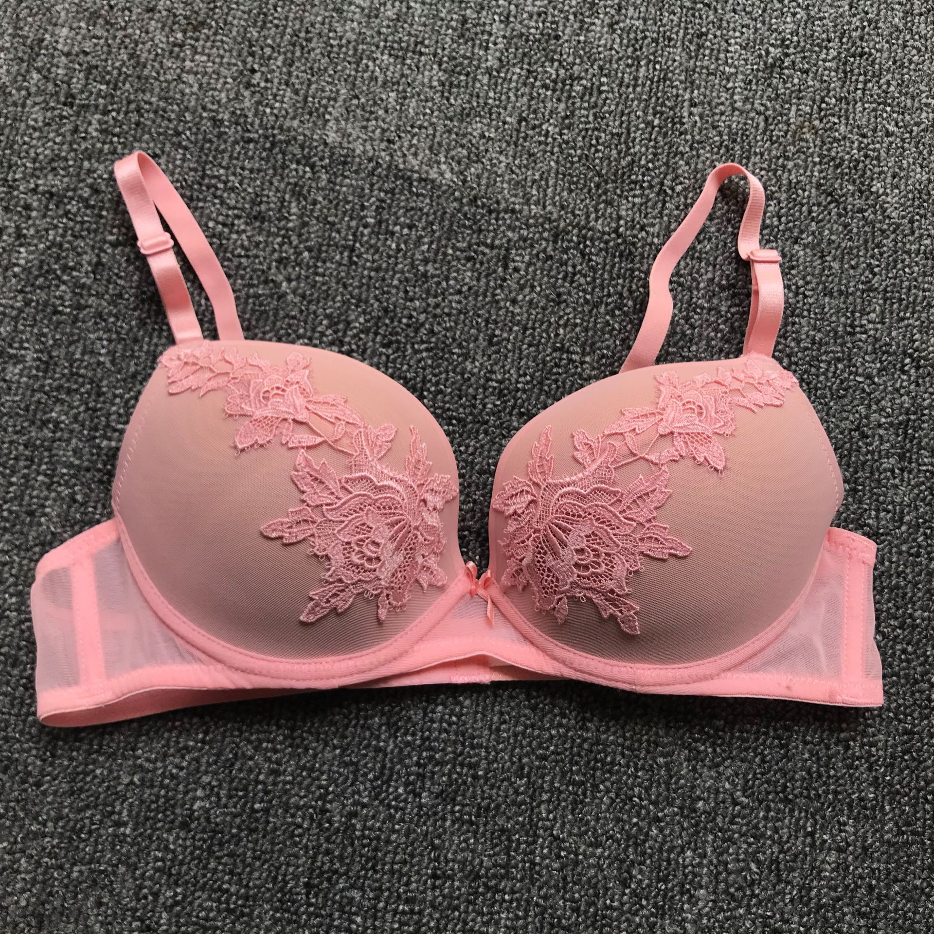 外贸文胸批发 上薄下厚聚拢文胸 高档刺绣