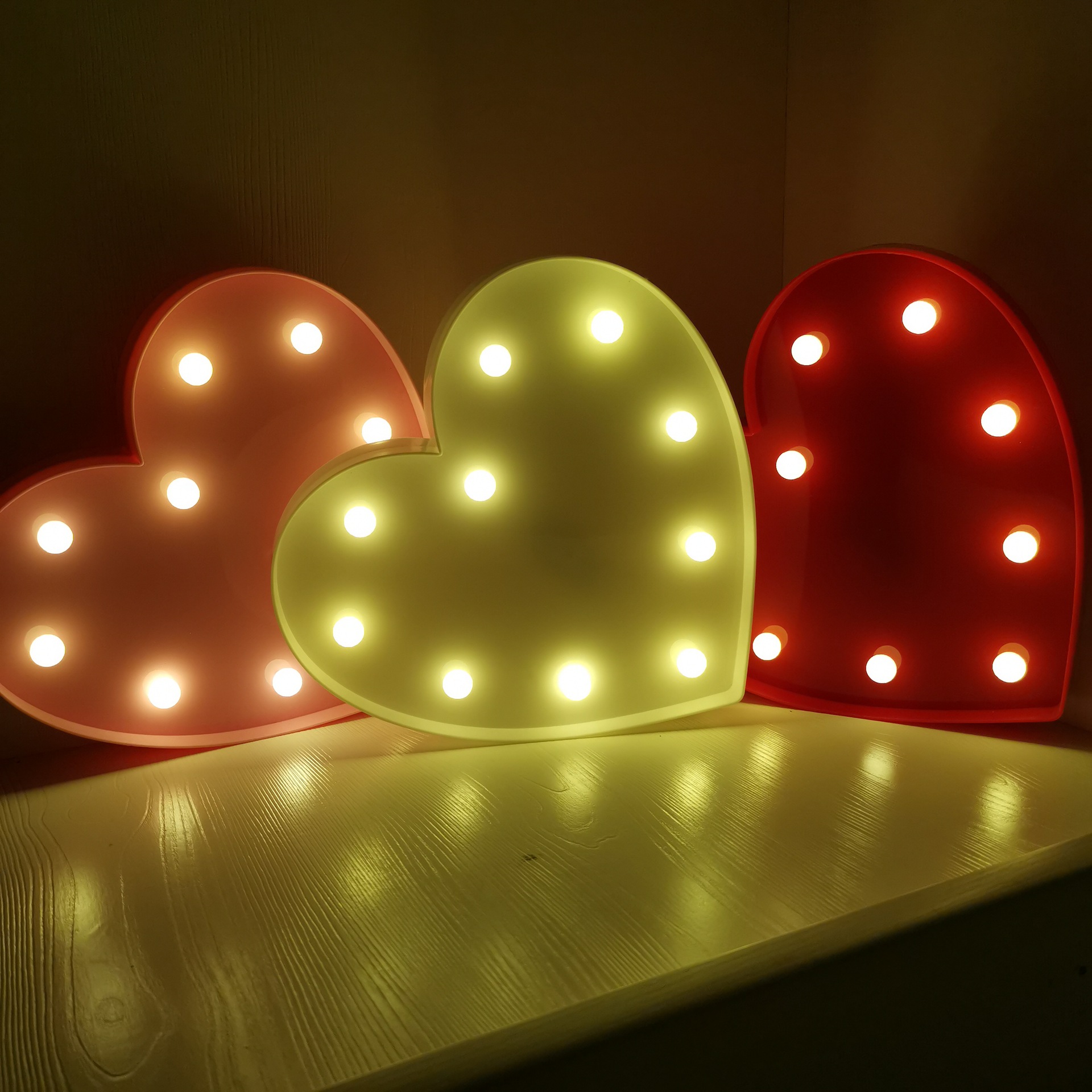 led爱心装饰灯字母灯跨境爆款爱心灯婚庆生日派对酒吧心型造型灯