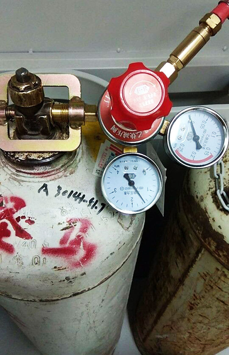 上海繁瑞自营直销yqe-03带压力表调节器钢瓶罐减压器乙炔减压阀