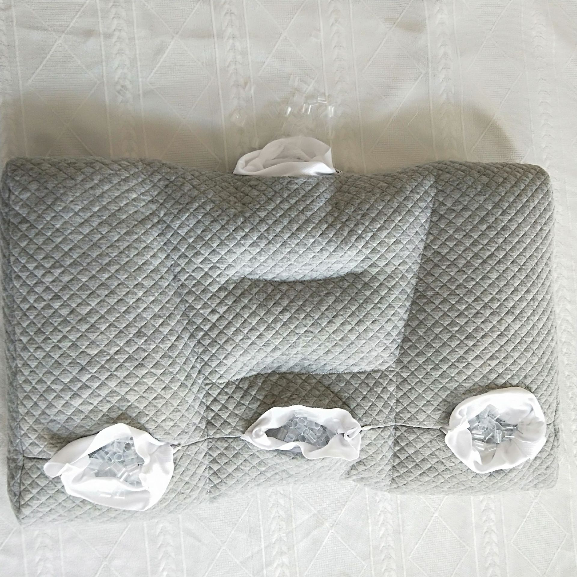 软管枕头pe聚乙烯管填充颈椎枕四区调节竹炭枕微商淘宝一件代发