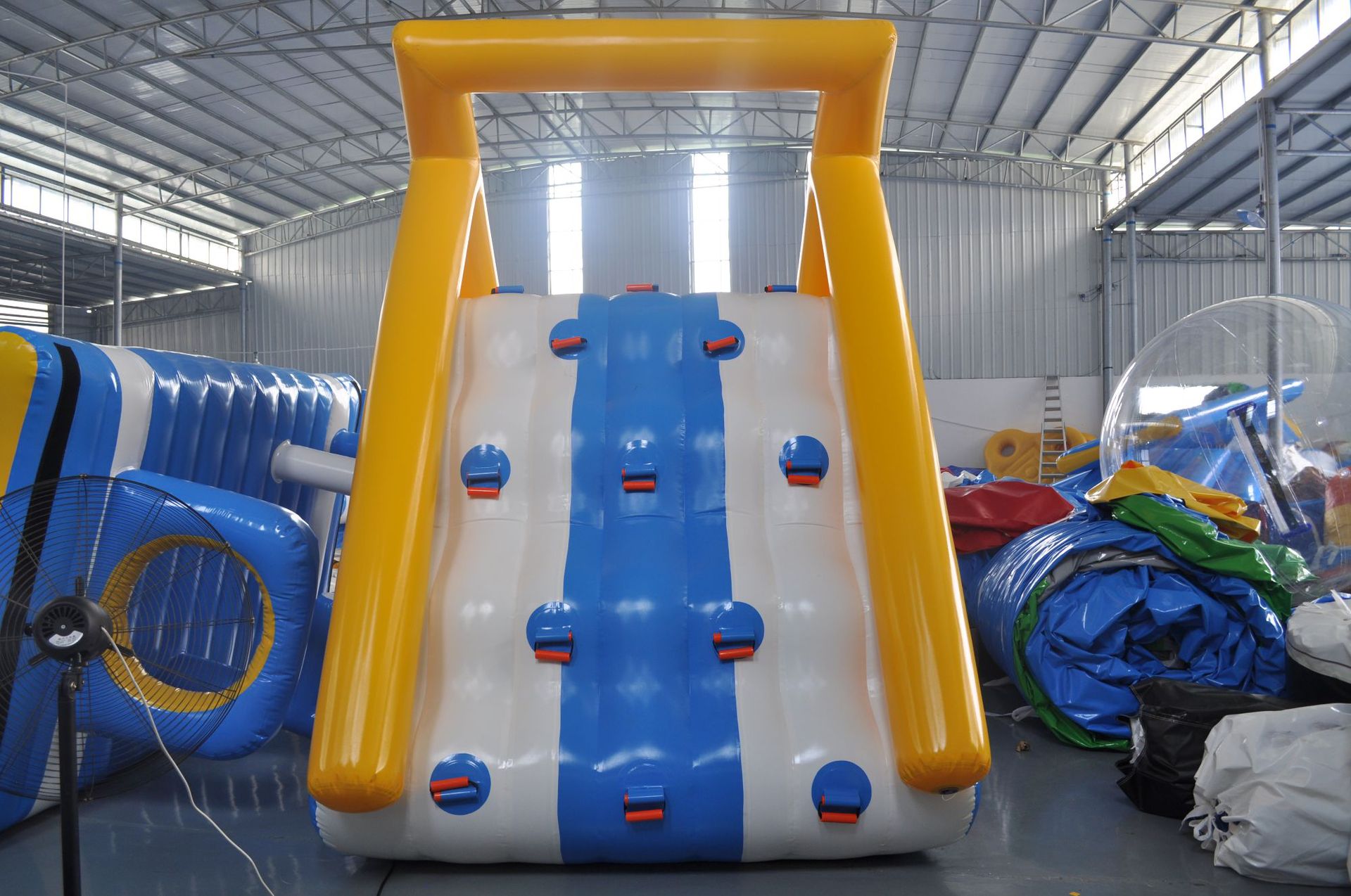 闭气三角滑梯充气水上滑梯玩具大型娱乐移动水上乐园设备厂家批发