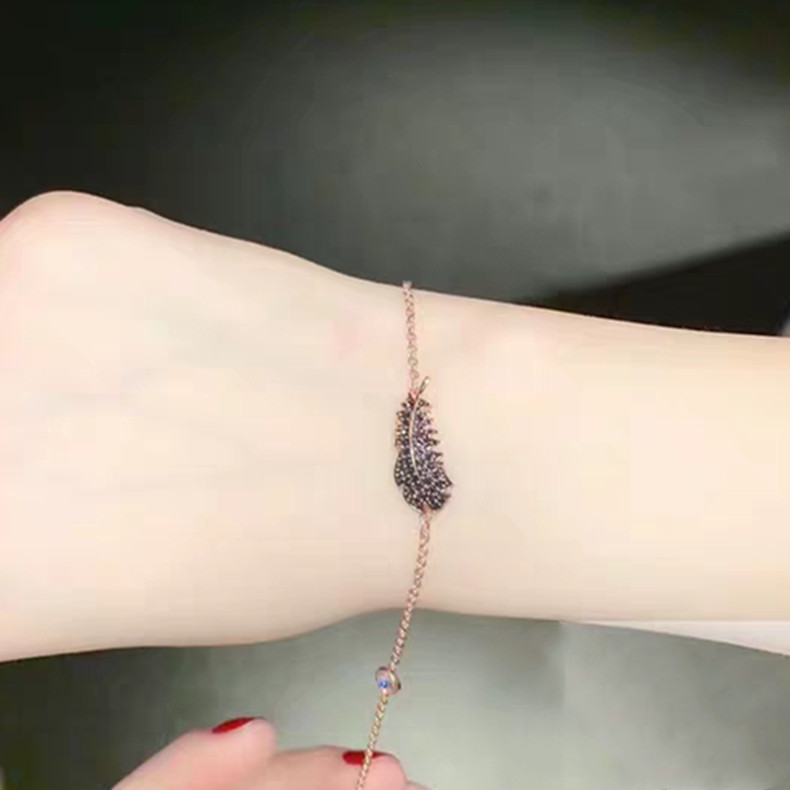 奥地利水晶施华洛世奇元素19秋冬新款羽毛手链黑色白色可选首饰女