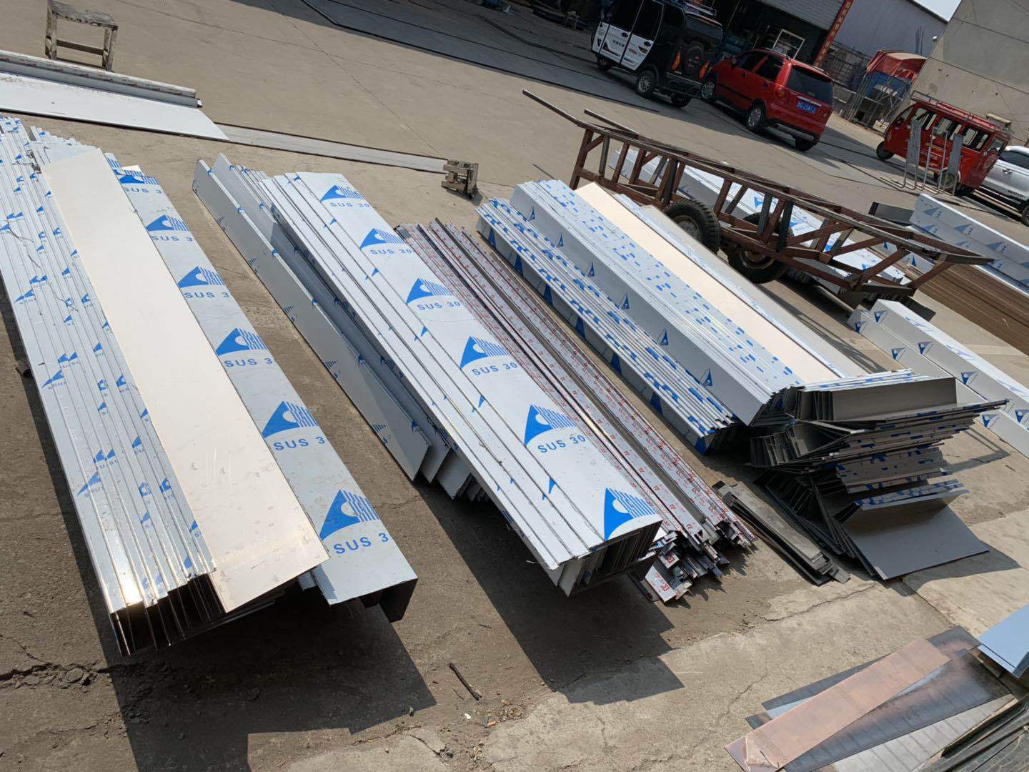 不锈钢加工定制剪板折弯刨槽开槽刨坑激光切割窝弯不锈钢板卷圆